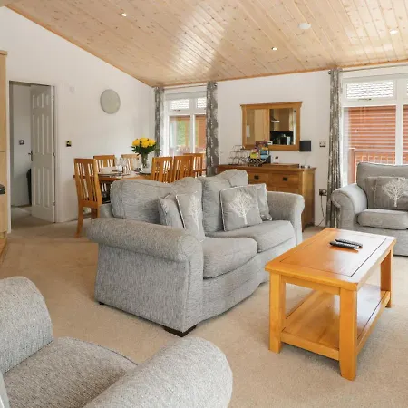 別荘 Lakeland View Lodge, *