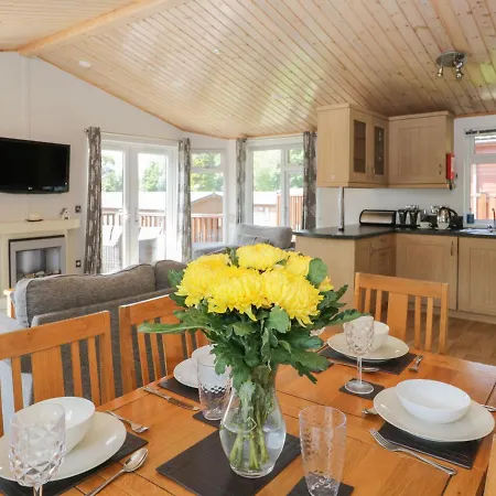 別荘 Lakeland View Lodge, *