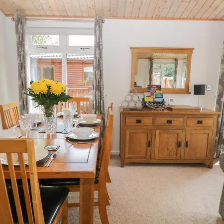 Lakeland View Lodge, *